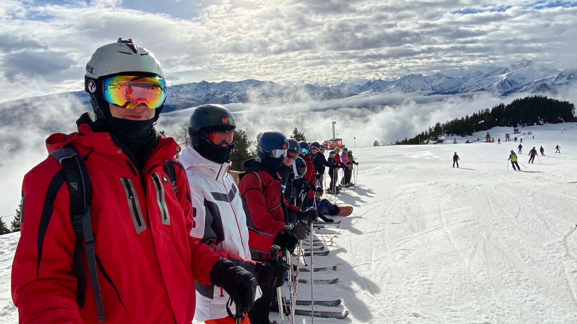 Schüler der MFG beim Skifahren
